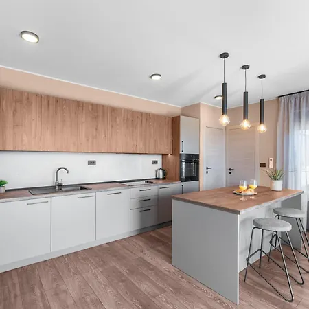 Quercus Village Penthouse With Jacuzzi Apartment *