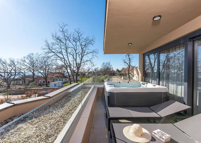 Quercus Village Penthouse With Jacuzzi Lejlighed Novigrad Istria