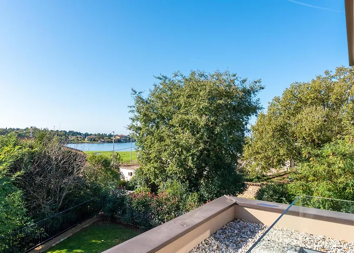 Lejlighed Quercus Village Penthouse With Jacuzzi