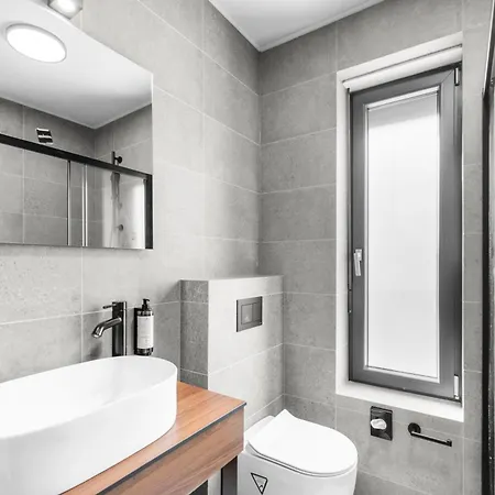 Quercus Village Penthouse With Jacuzzi Appartamento