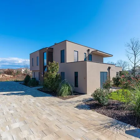 Quercus Village Penthouse With Jacuzzi Apartment