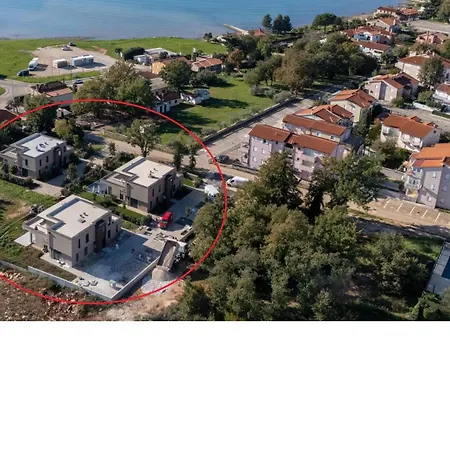 Quercus Village Penthouse With Jacuzzi *