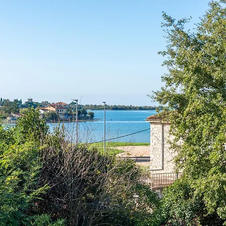 Apartment Quercus Village Penthouse With Jacuzzi *