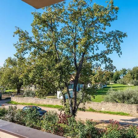 Quercus Village Penthouse With Jacuzzi Appartamento *