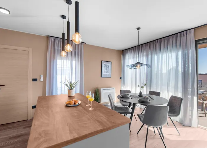 Quercus Village Penthouse With Jacuzzi Appartement