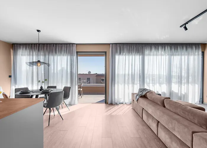 Quercus Village Penthouse With Jacuzzi