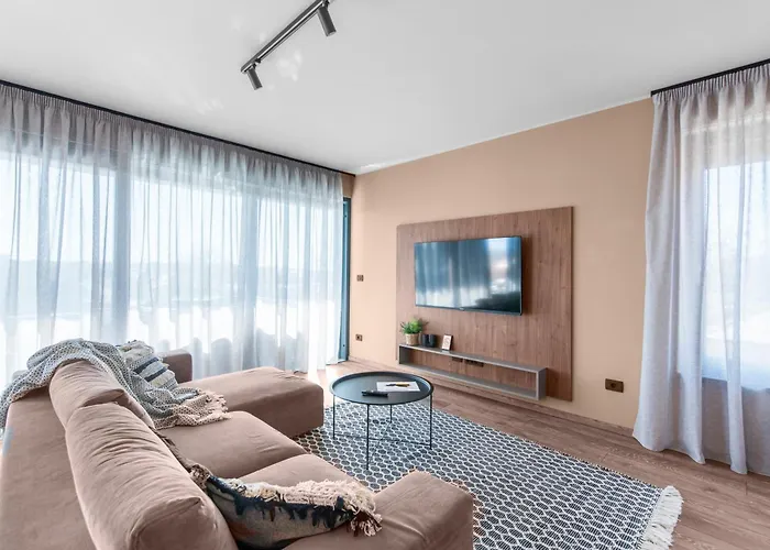 Quercus Village Penthouse With Jacuzzi