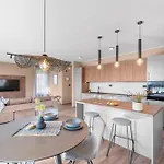 Quercus Village Penthouse With Jacuzzi *