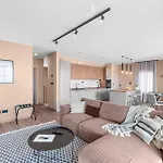 Quercus Village Penthouse With Jacuzzi *