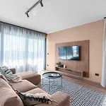 Quercus Village Penthouse With Jacuzzi