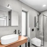 דירה Quercus Village Penthouse With Jacuzzi