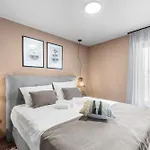 Quercus Village Penthouse With Jacuzzi דירה *